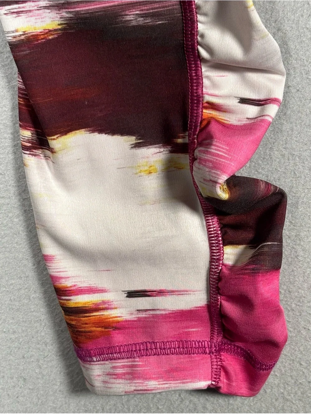 Lululemon Speed Tight IV *Full-On Luxtreme Pigment Wind Berry Rumble Black SZ 4
